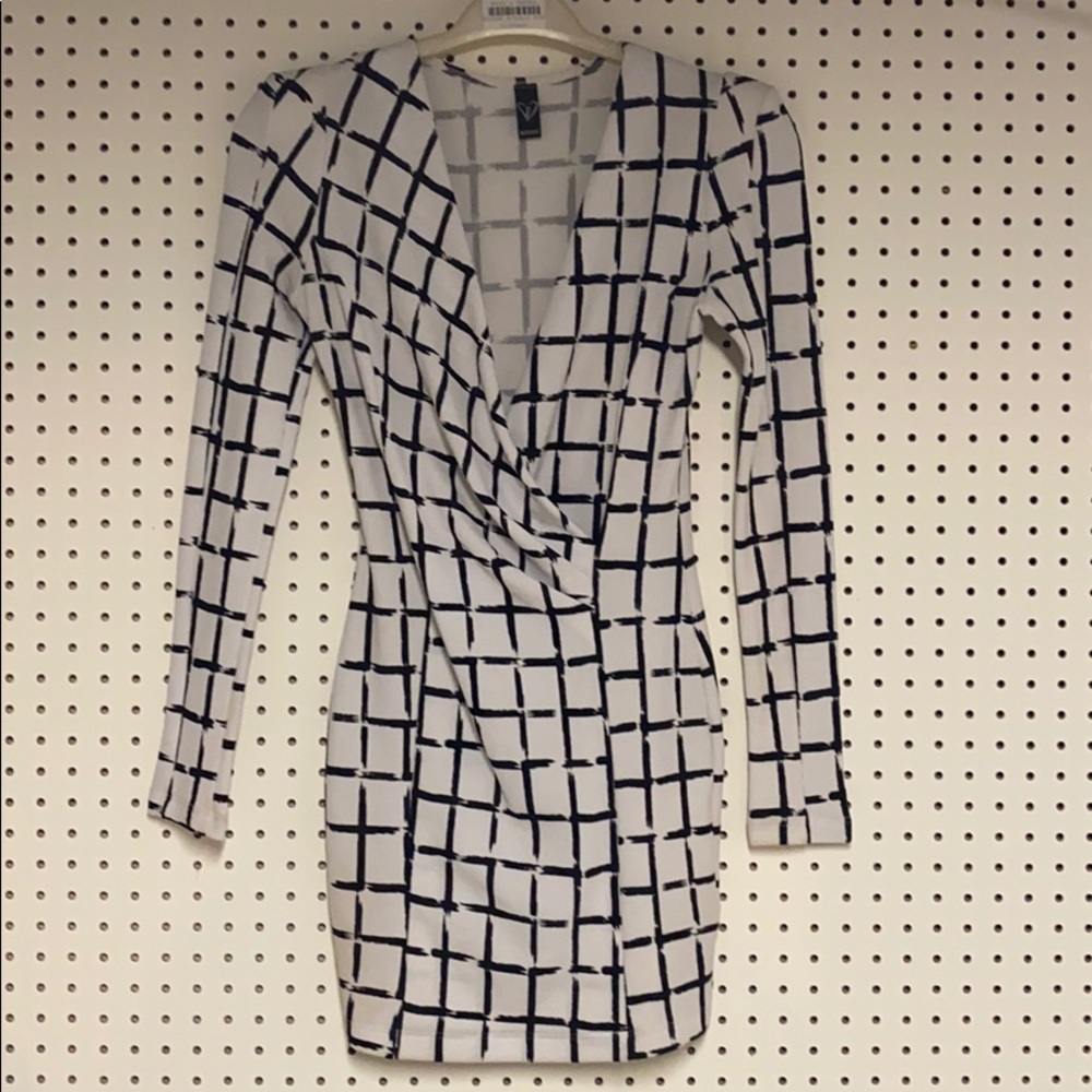 💜Black and White Dress